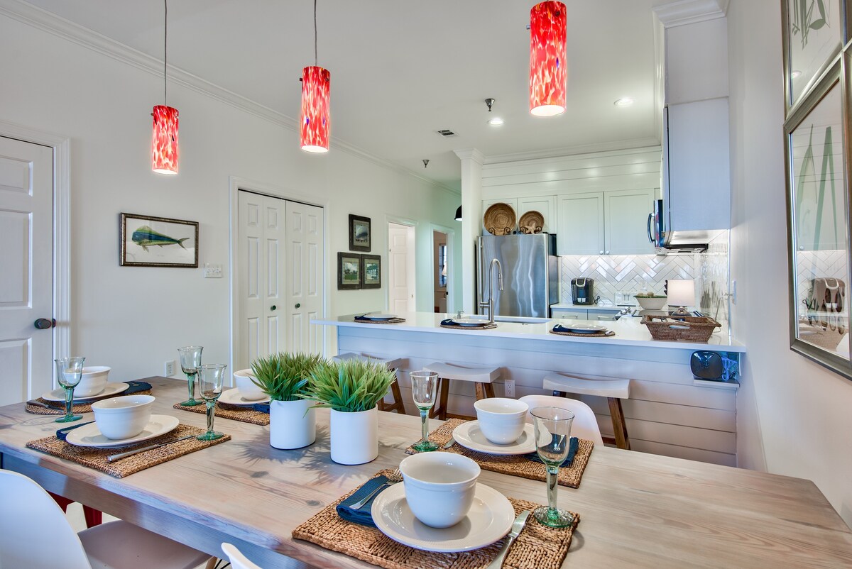 Dining area with kitchen breakfast bar, seats 8 total, condo 30A beach, book direct, vacation rental by owner